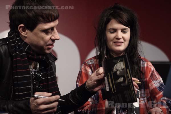 THE KILLS - 2008-03-18 - PARIS - FNAC Montparnasse - Alison Nicole Mosshart - James William Hince